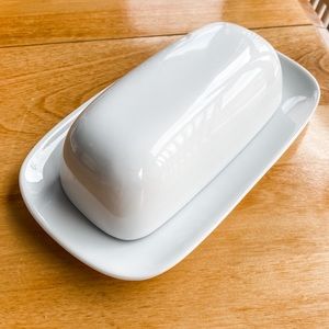 POTTERY BARN Butter Dish “Great White” Covered *DISCONTINUED*